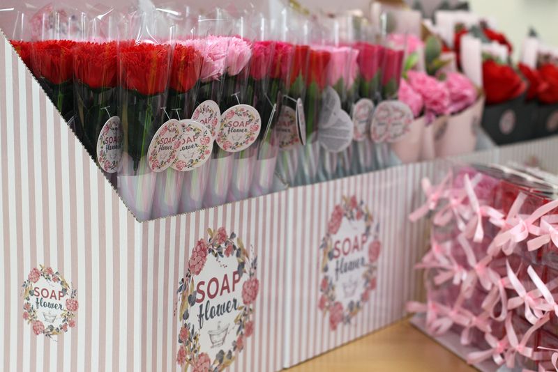 Ready to Retail Soap Flower - Medium Carnation