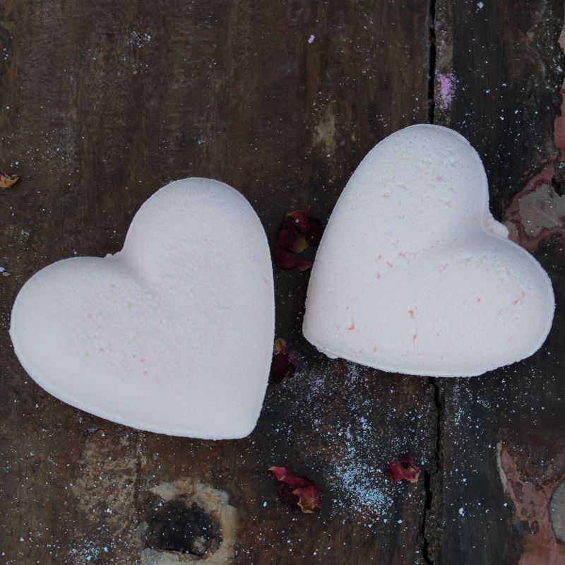 Love Heart Bath Bomb 70g - Passion Fruit