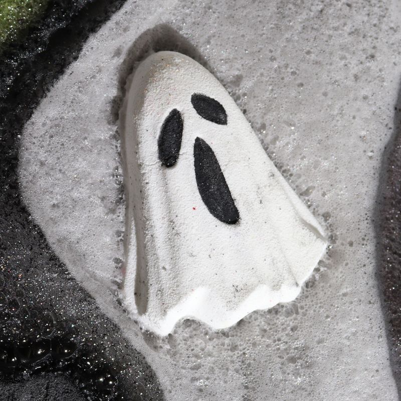 Ghost Bath Bomb 65g