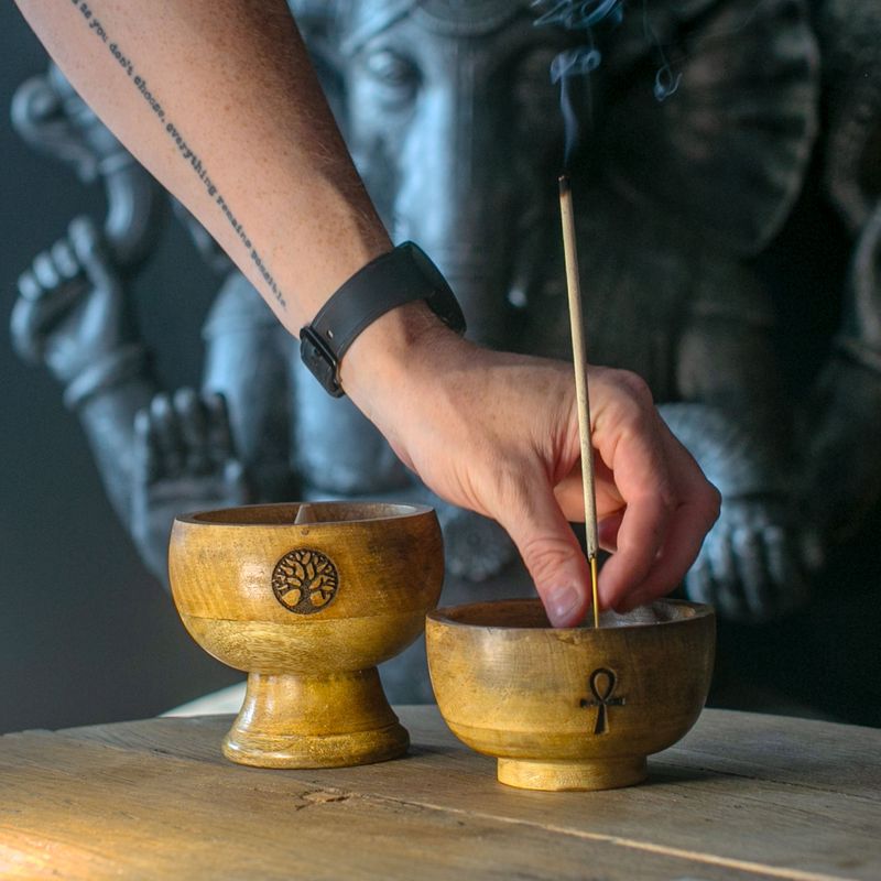Lrg Ritual Bowl Incense Cone Holder 11x10 cm - Om