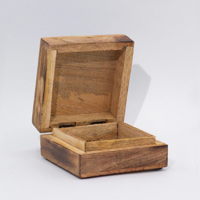 Med Square Box 13.5x13.5x6cm - Hop Hare