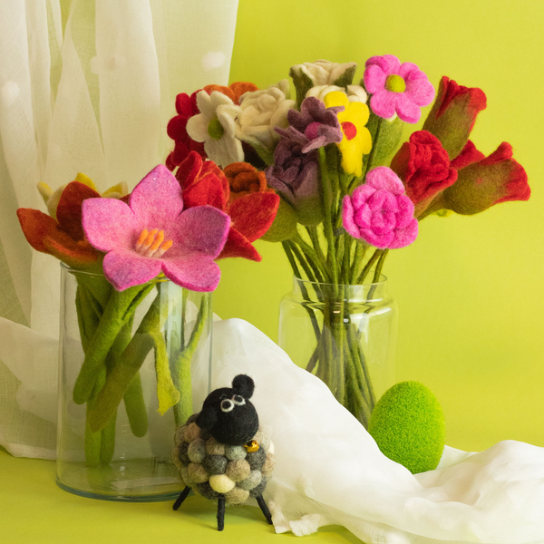 Set of 6 Felt Red Roses