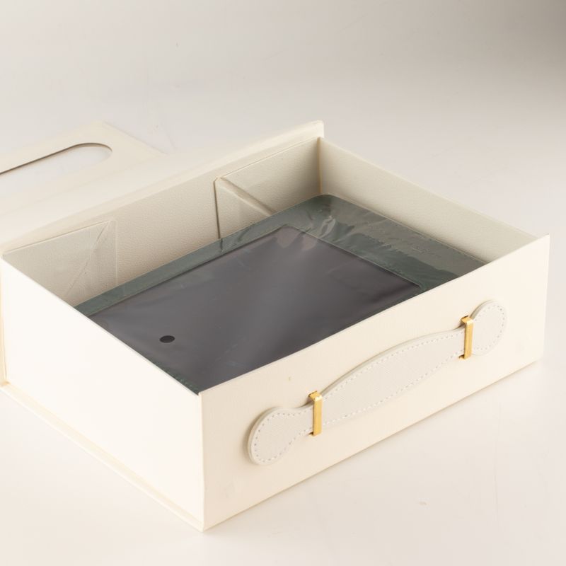 Flat Pack Gift Box - Med Hamper  (24x18.2x8cm) - White