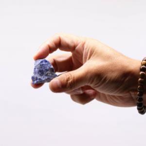 Raw Crystals - Unearth the Magic of Nature´s Bounty